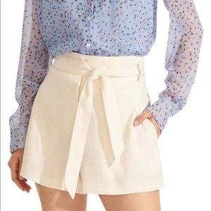 Veronica Beard cream/off-white Borneo waist tie short womens size 4
